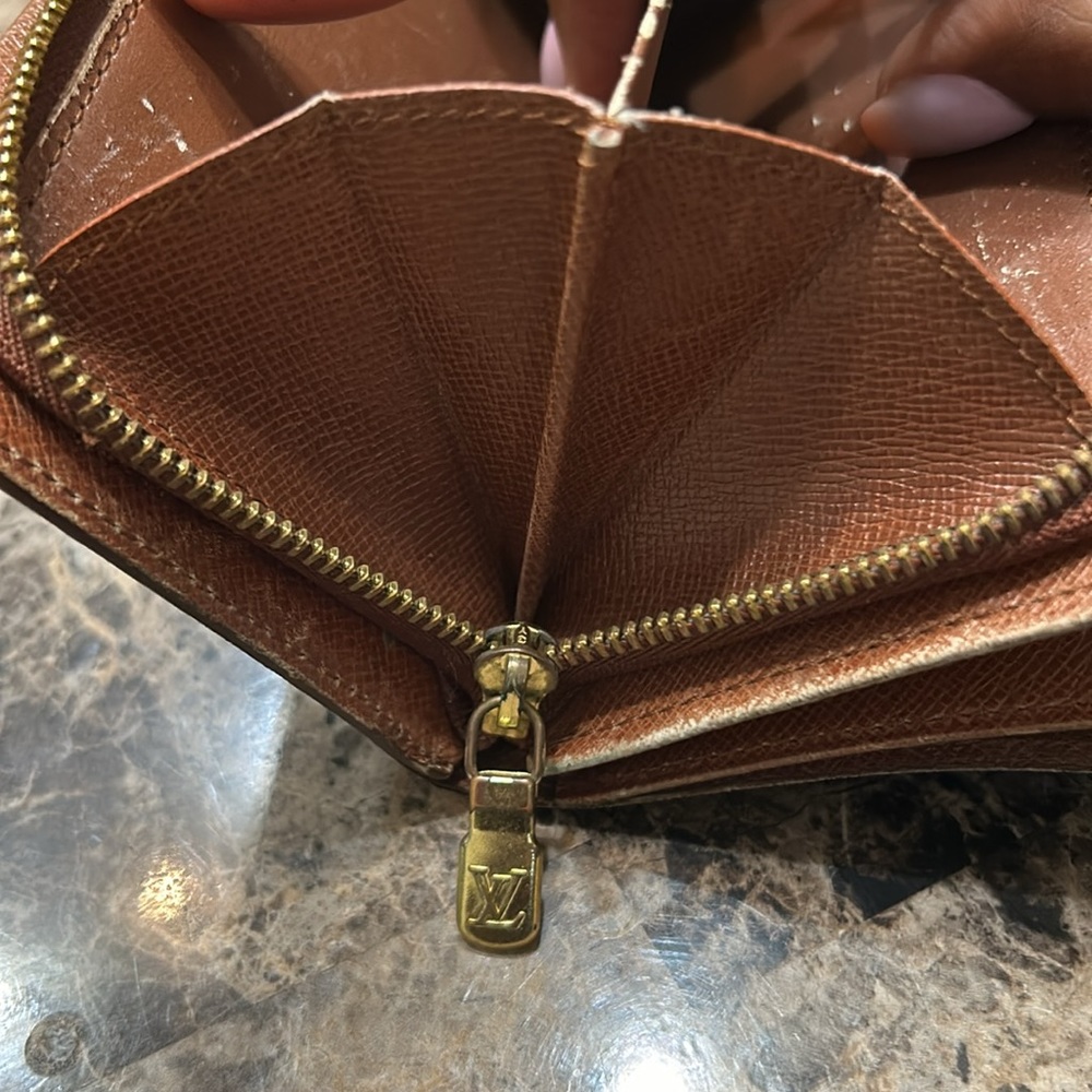 LV Mono Snap Wallet - Picture 9 of 15